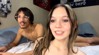 midnitenmxxlite chaturbate 23-12-2024 caresses girl's pink vagina